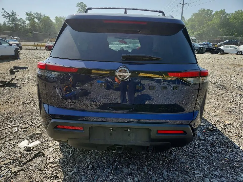 2022 NISSAN PATHFINDER SV  