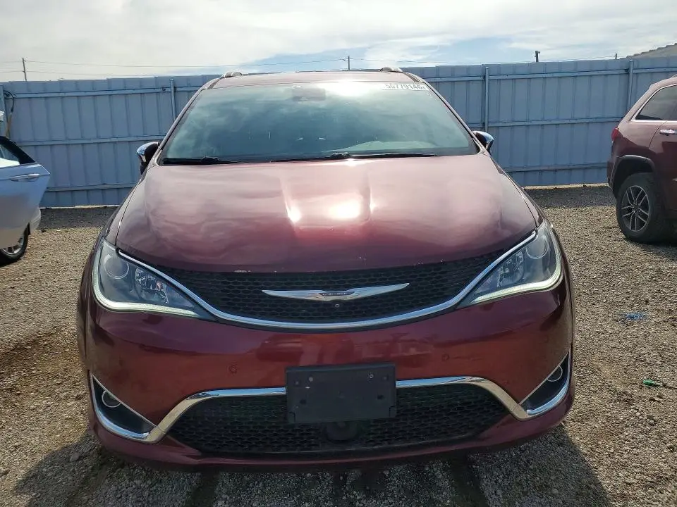 2017 CHRYSLER PACIFICA LIMITED  
