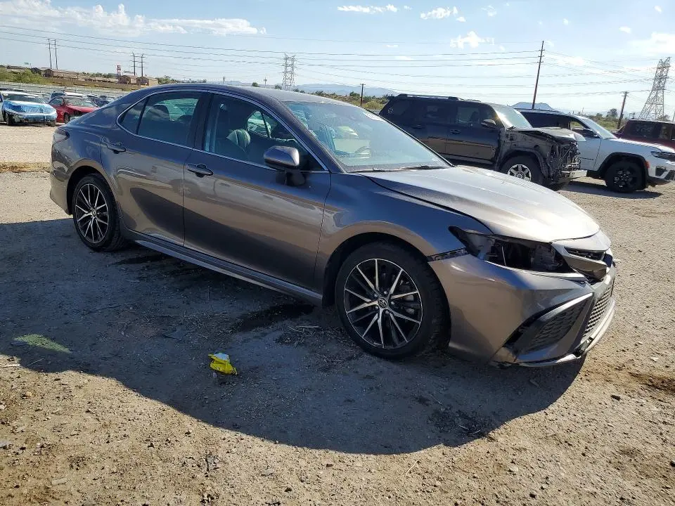 2021 TOYOTA CAMRY SE  