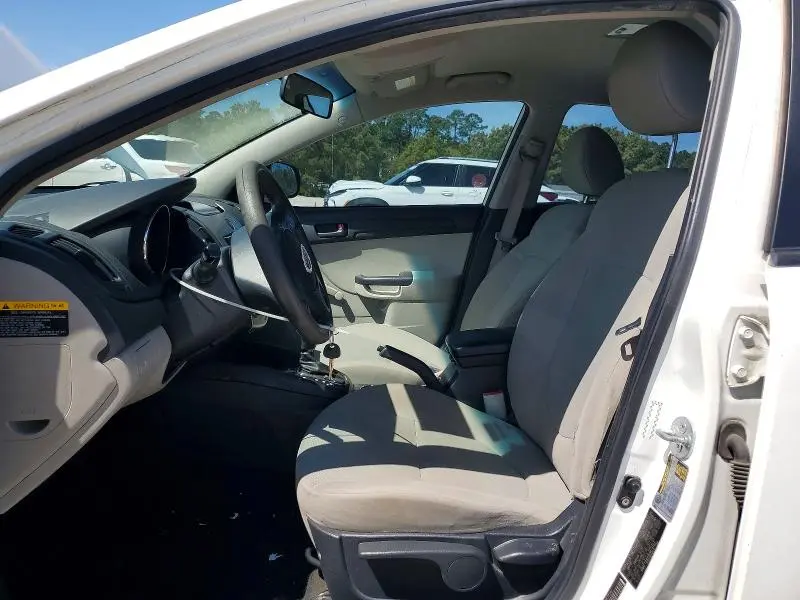 2013 KIA FORTE LX  
