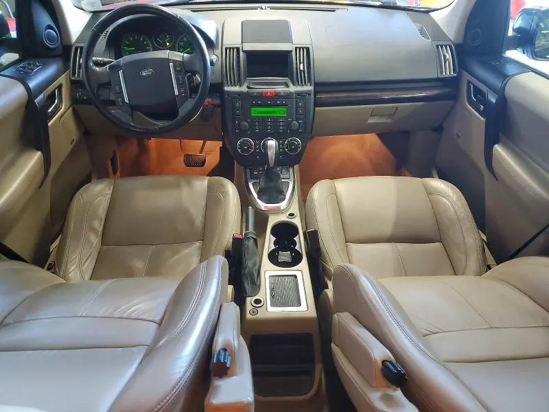 2011 LAND ROVER LR2 HSE LUXURY  