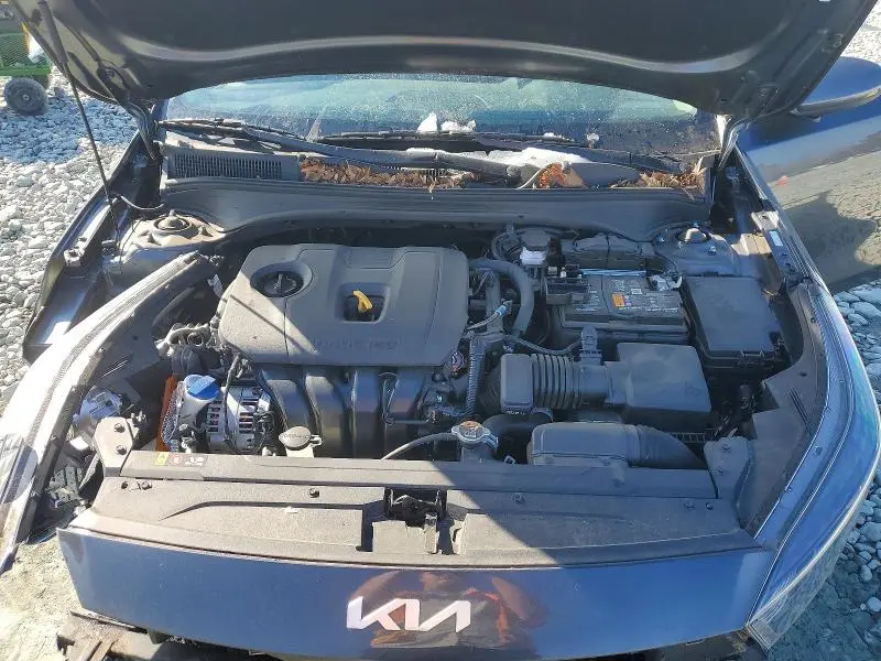2023 KIA FORTE LX  