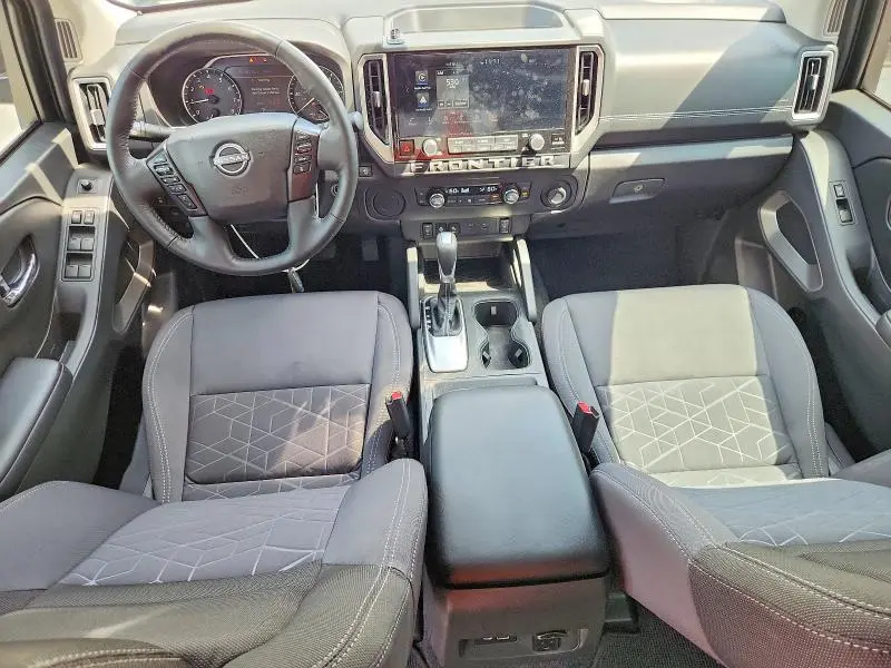 2025 NISSAN FRONTIER SV  