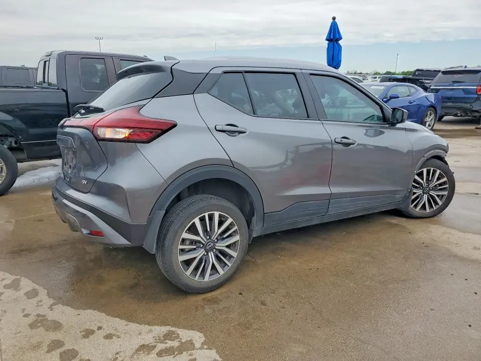 2024 NISSAN KICKS SV  