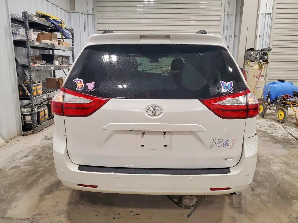 2017 TOYOTA SIENNA XLE 8-PASSENGER  