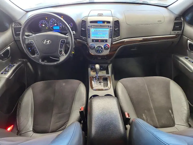 2011 HYUNDAI SANTA FE SE  