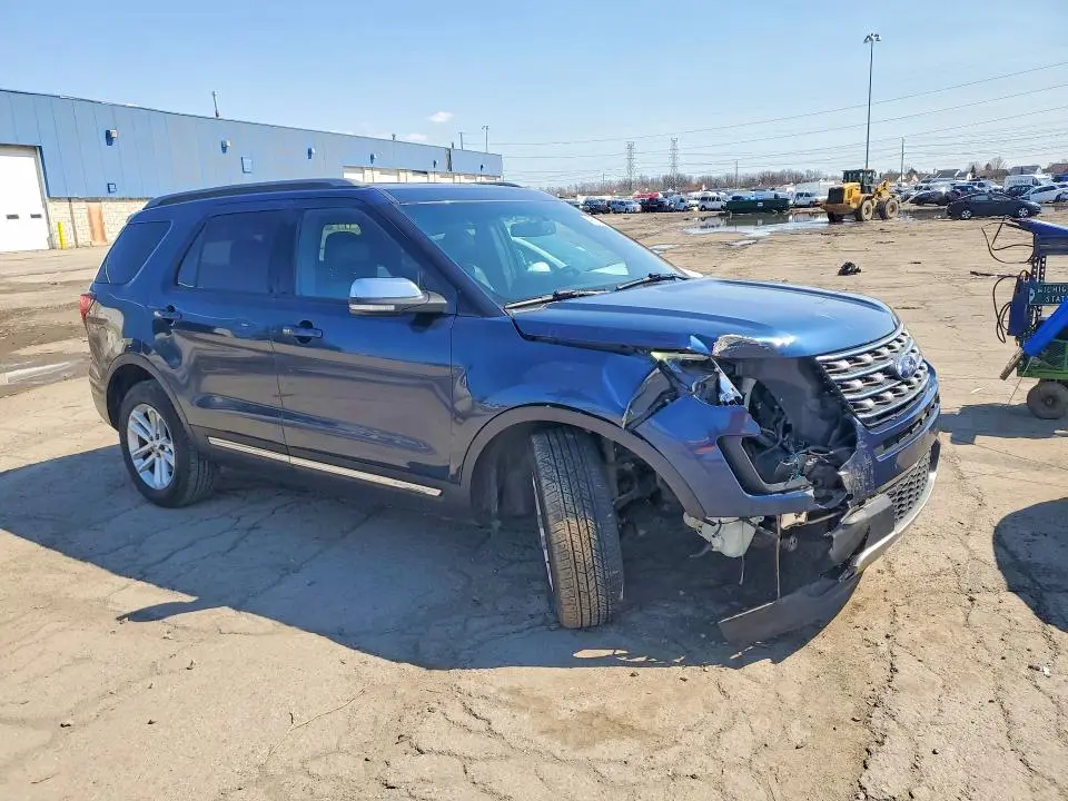 2017 FORD EXPLORER XLT  