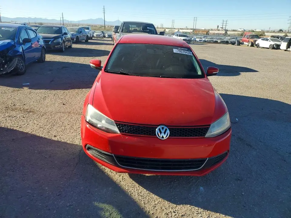 2013 VOLKSWAGEN JETTA SE  