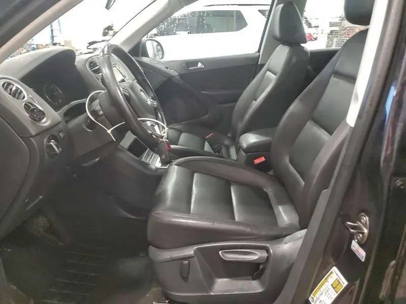 2011 VOLKSWAGEN TIGUAN S  