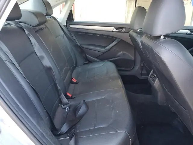 2015 VOLKSWAGEN PASSAT SE  