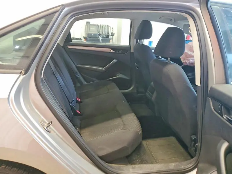 2013 VOLKSWAGEN PASSAT S  