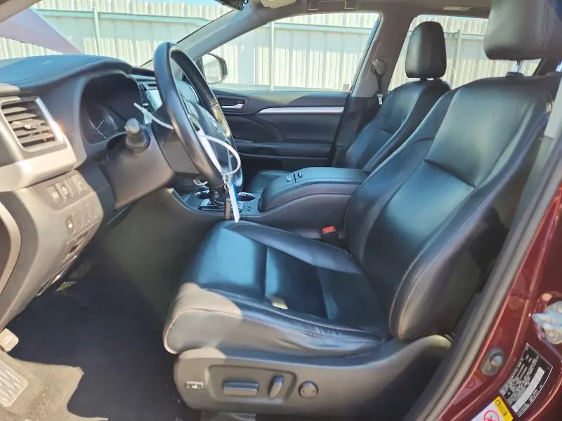 2019 TOYOTA HIGHLANDER XLE  