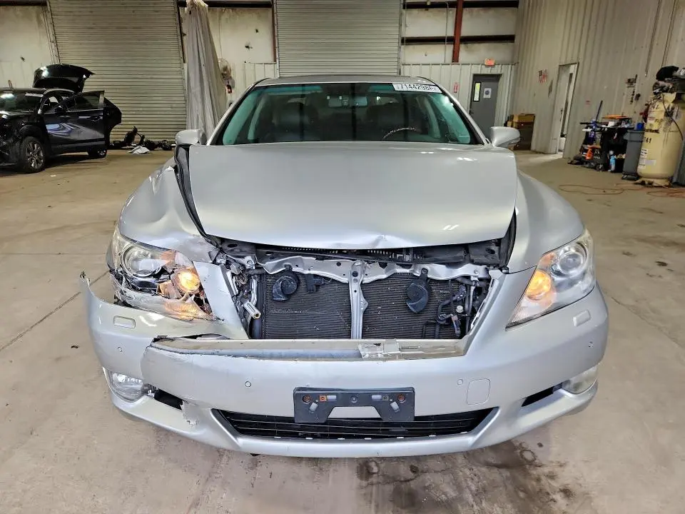 2011 LEXUS LS 460L  