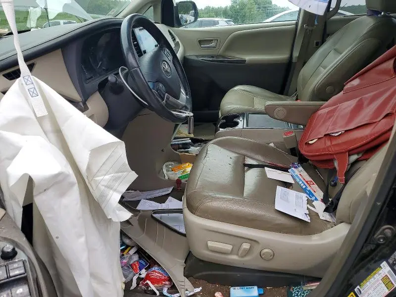 2015 TOYOTA SIENNA XLE 8-PASSENGER  