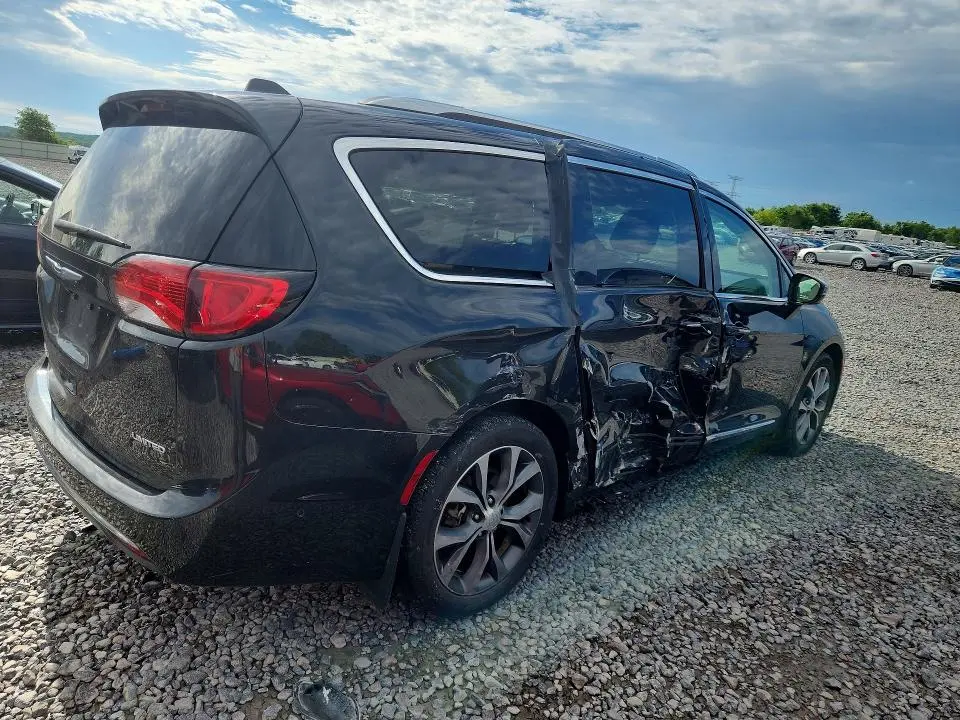 2018 CHRYSLER PACIFICA LIMITED  