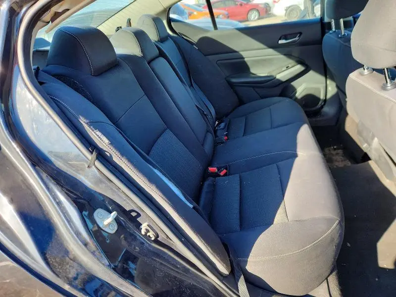 2021 NISSAN ALTIMA SV  