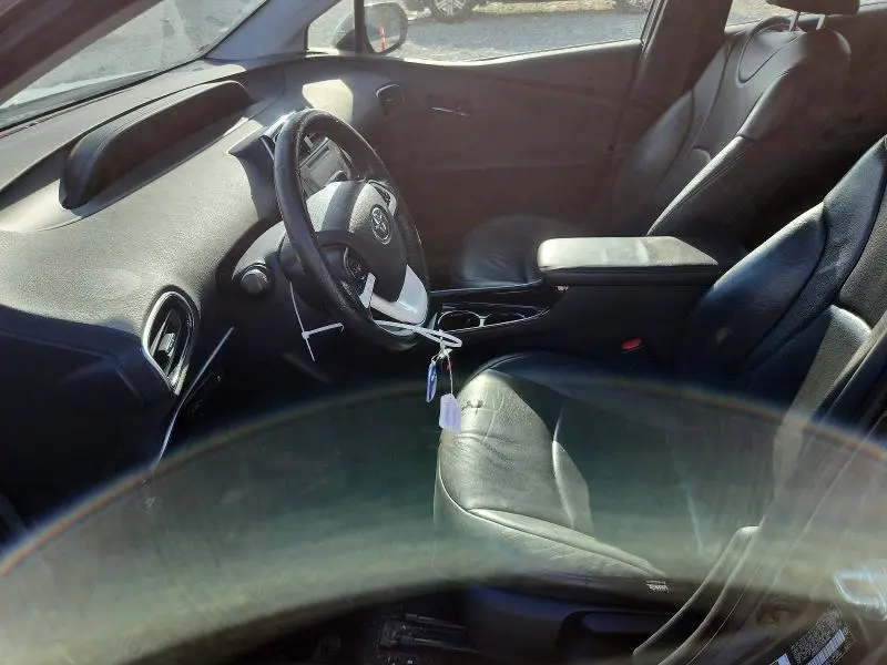 2017 TOYOTA PRIUS THREE  