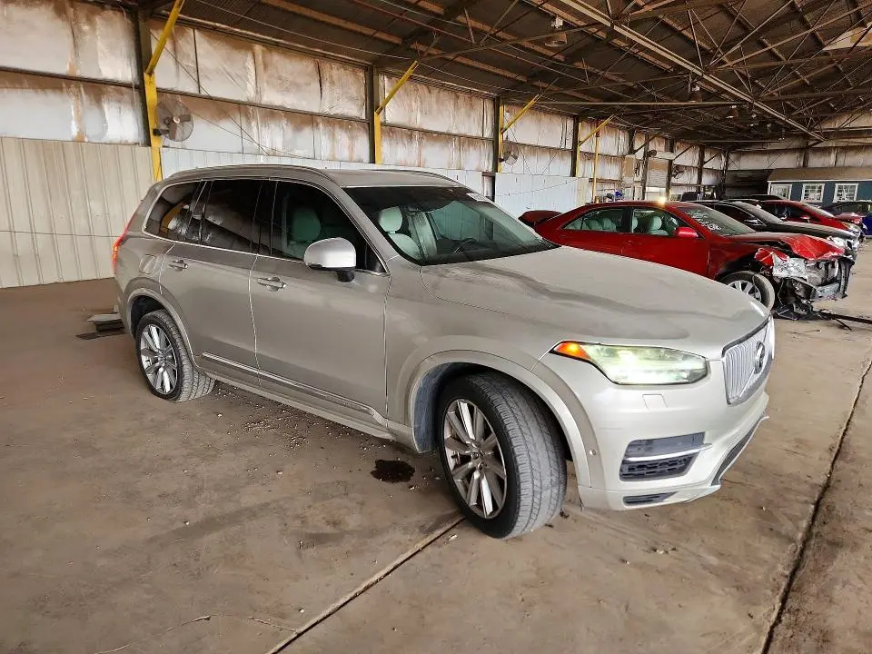 2016 VOLVO XC90 T8  