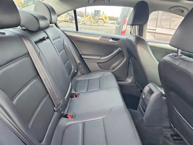 2015 VOLKSWAGEN JETTA SE  