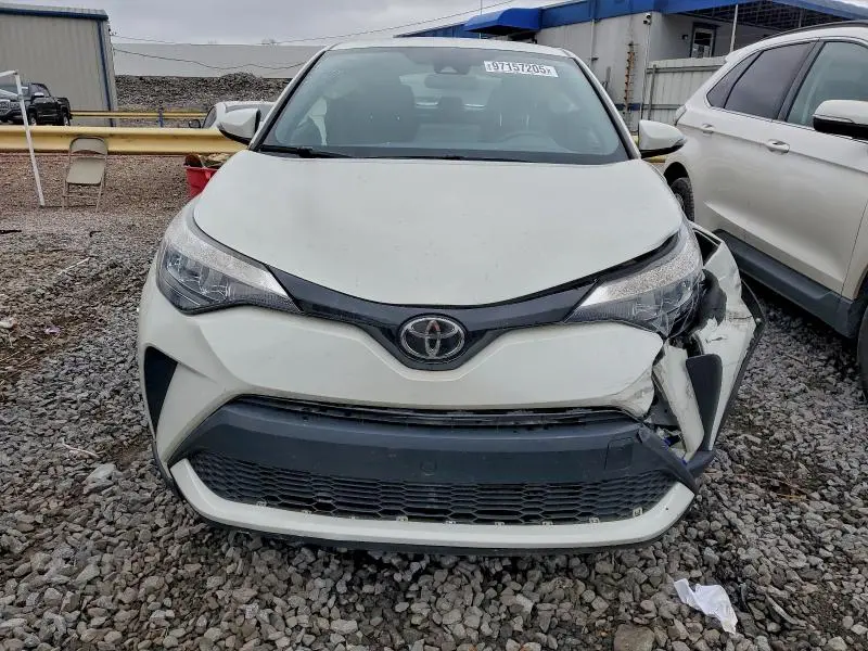 2021 TOYOTA C-HR XLE  