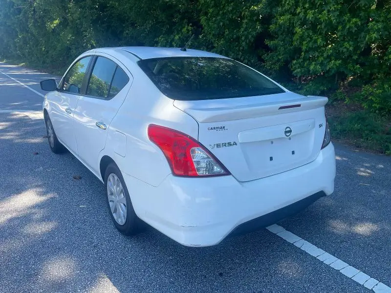 2018 NISSAN VERSA SV  