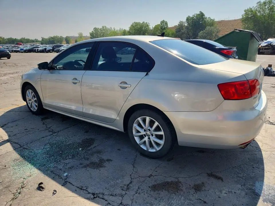 2012 VOLKSWAGEN JETTA SE  