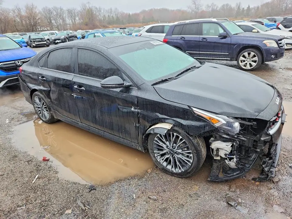 2024 KIA FORTE GT LINE  