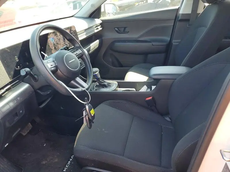 2025 HYUNDAI KONA SE  