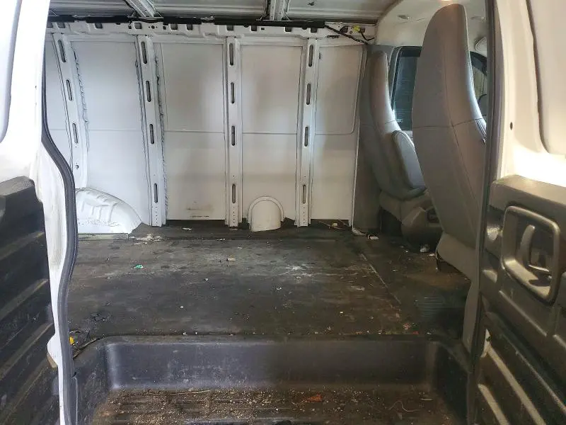 2023 GMC SAVANA G2500  