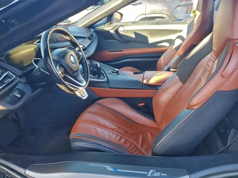 2019 BMW I8   