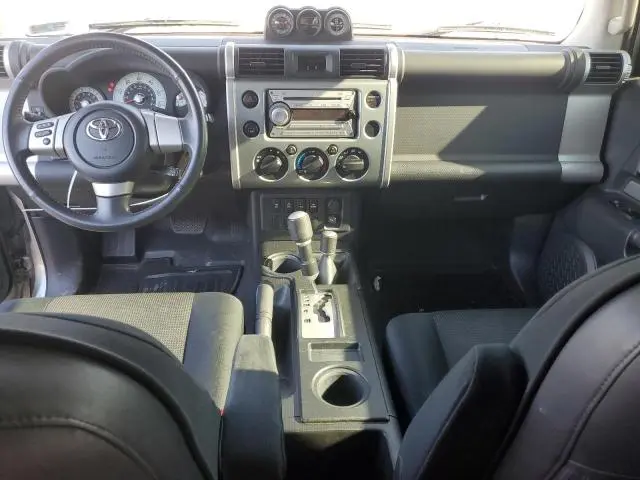 2010 TOYOTA FJ CRUISER   