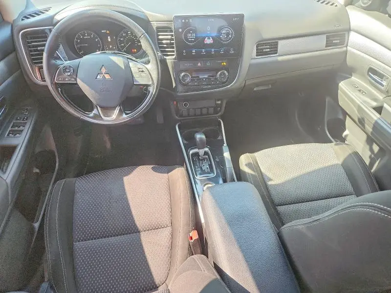 2017 MITSUBISHI OUTLANDER ES  