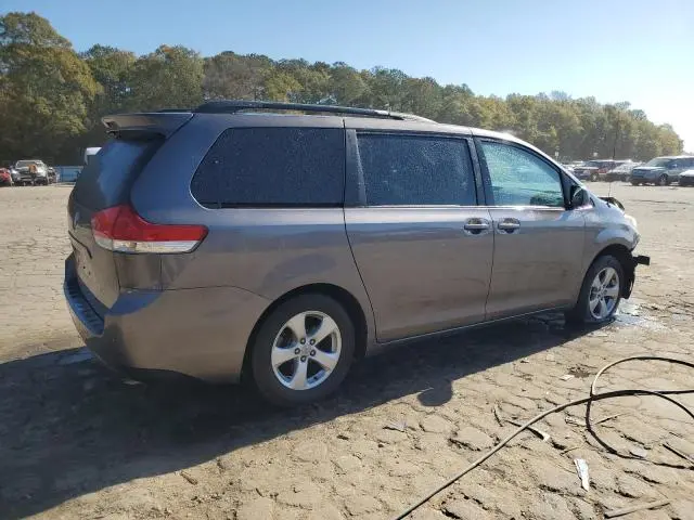 2012 TOYOTA SIENNA LE  