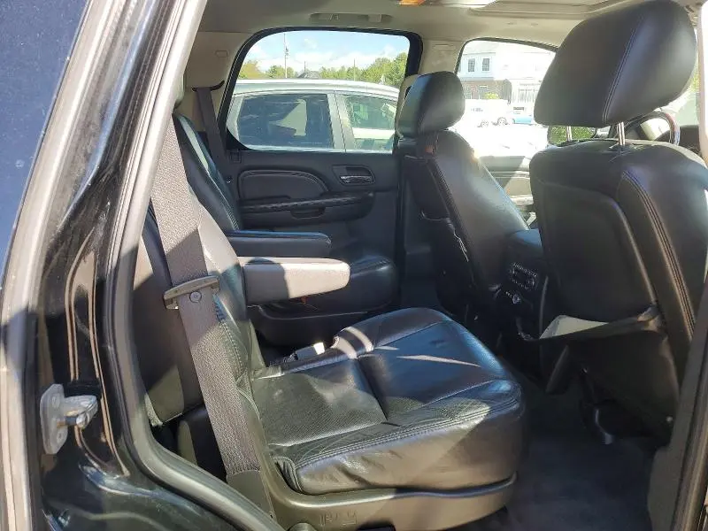 2011 CADILLAC ESCALADE PREMIUM  
