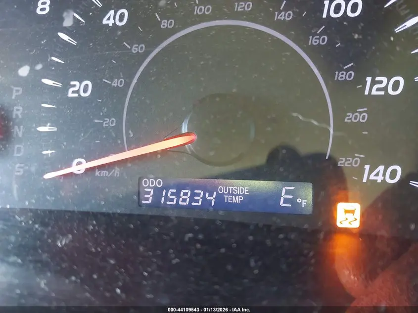 2011 TOYOTA CAMRY LE