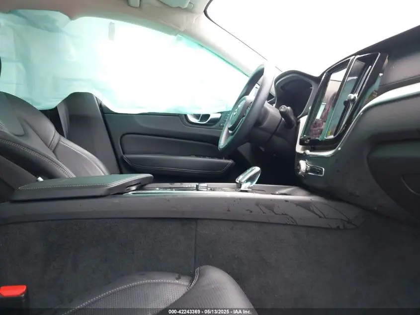 2022 VOLVO XC60 B6 INSCRIPTION