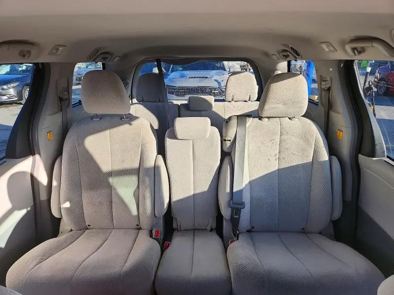 2012 TOYOTA SIENNA LE  