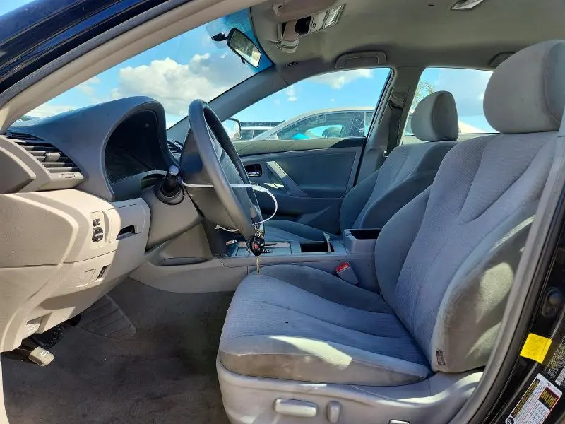 2011 TOYOTA CAMRY LE  