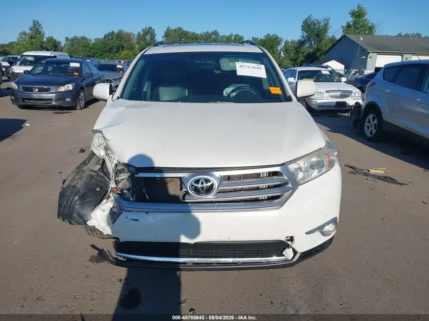 2013 TOYOTA HIGHLANDER SE V6