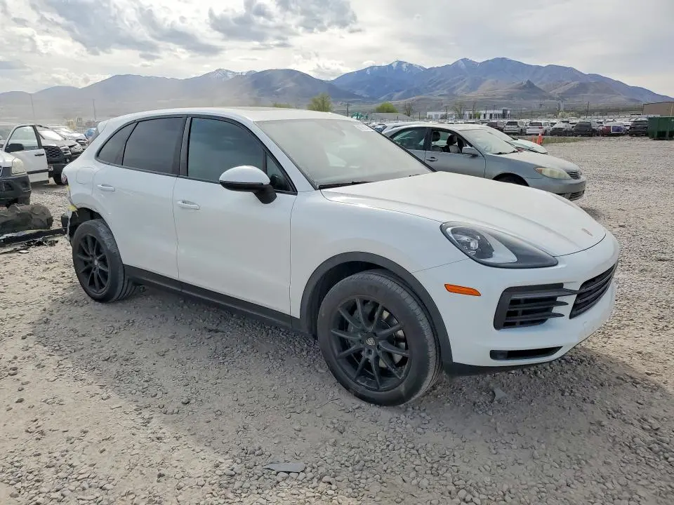 2019 PORSCHE CAYENNE   