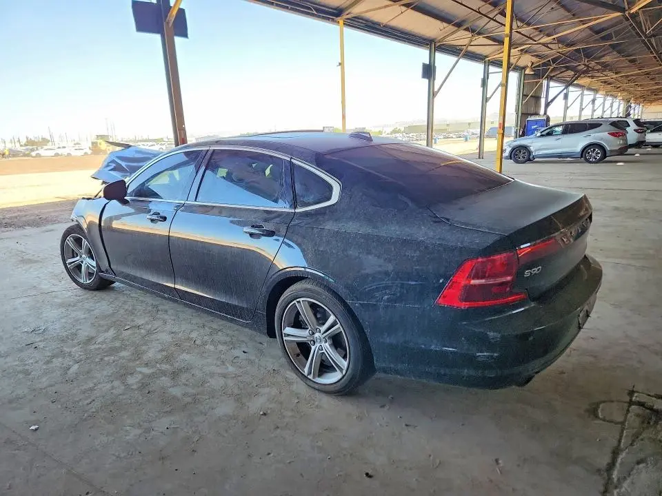 2018 VOLVO S90 T5 MOMENTUM  