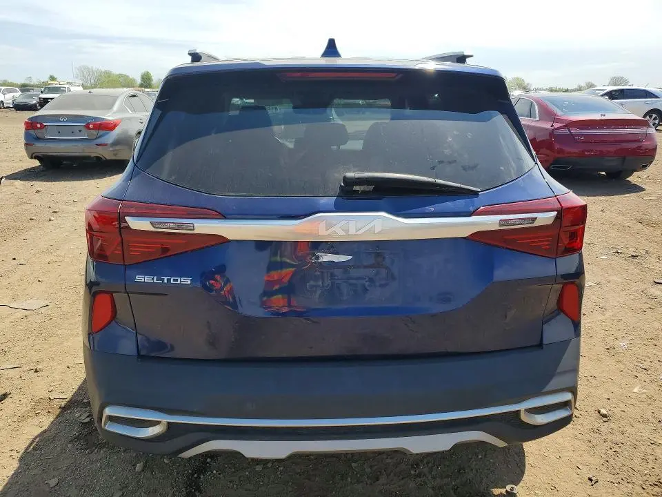 2023 KIA SELTOS EX  