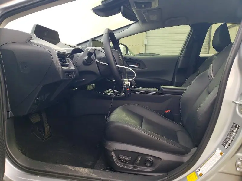 2024 TOYOTA PRIUS LE  