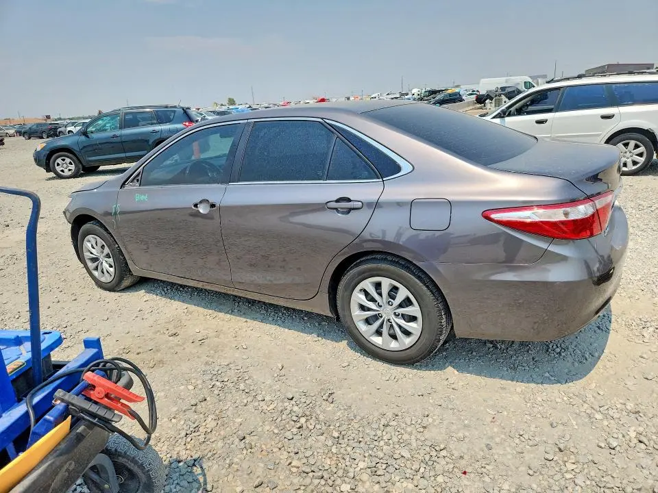 2016 TOYOTA CAMRY LE  