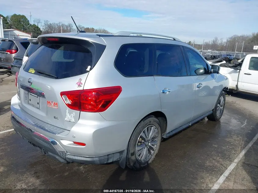 2017 NISSAN PATHFINDER SL