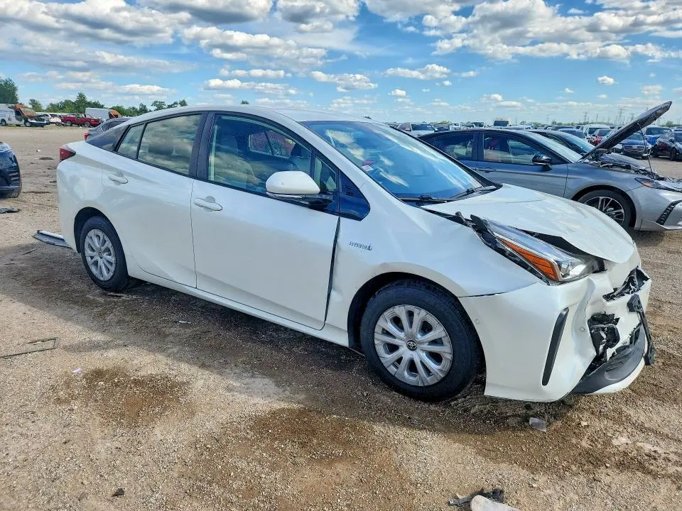 2019 TOYOTA PRIUS LE  