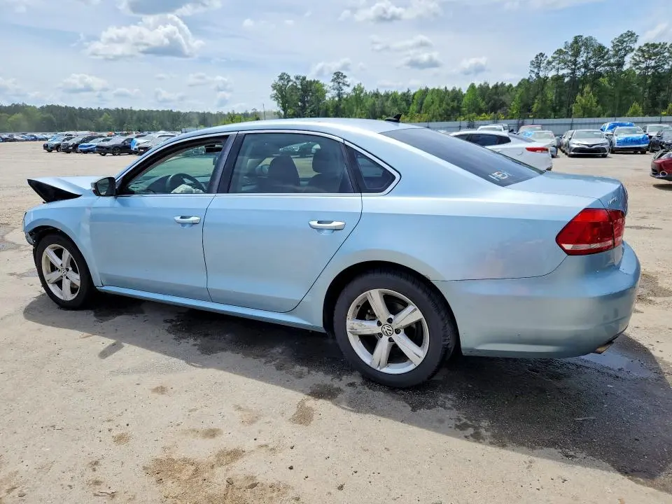 2013 VOLKSWAGEN PASSAT SE  