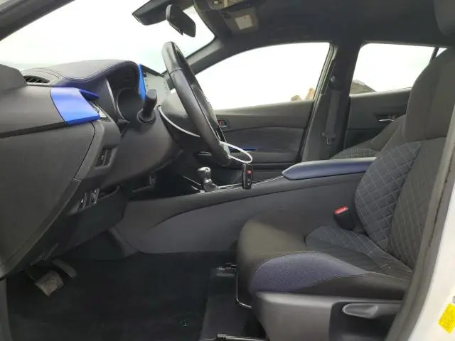 2020 TOYOTA C-HR XLE  