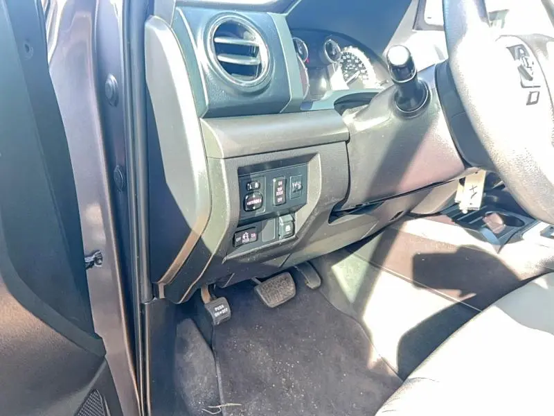 2015 TOYOTA TUNDRA CREWMAX SR5  