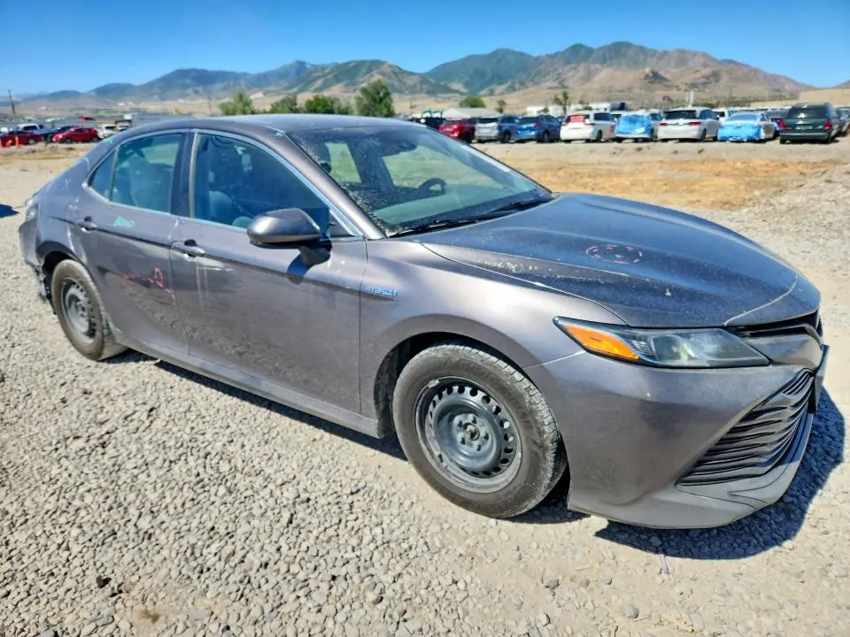 2020 TOYOTA CAMRY LE  